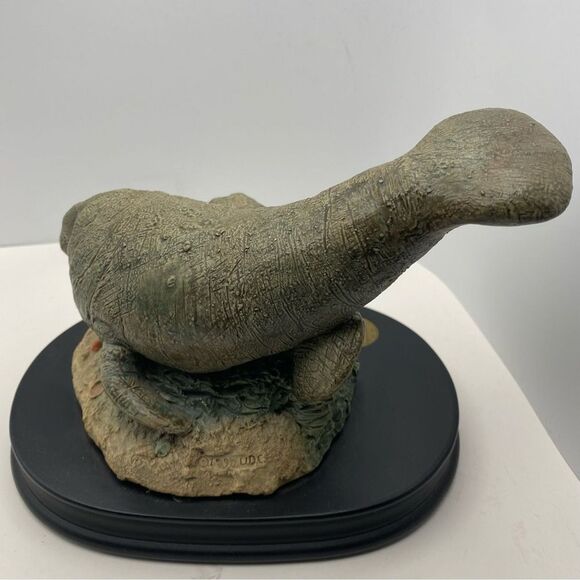 Vintage Earth Home “Manatee” Figurine – 1990 Hand-Painted Collectible - Picture 3 of 7